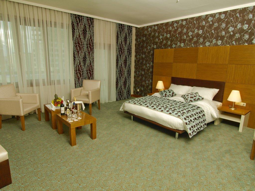 Grand Nur Plaza Отель